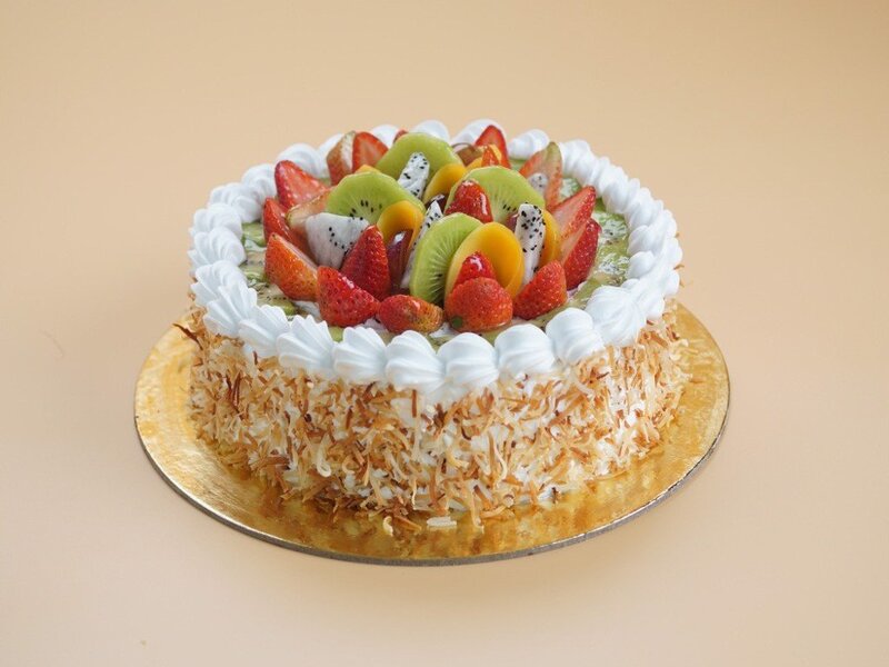 Cách trang trí bánh sinh nhật bằng trái cây hấp dẫn, tươi mát